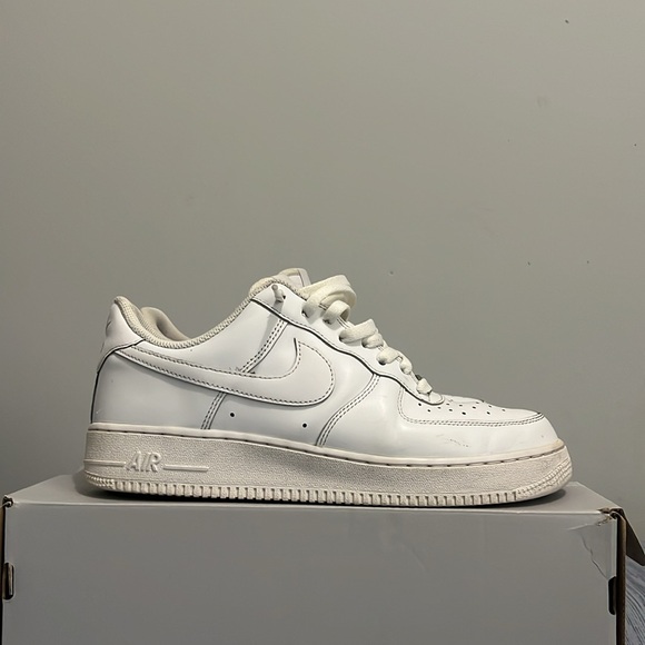 Air Force Ones Size 9.5 Men’s White - Picture 4 of 8
